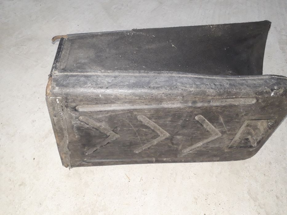 Kosz do trawy czarny