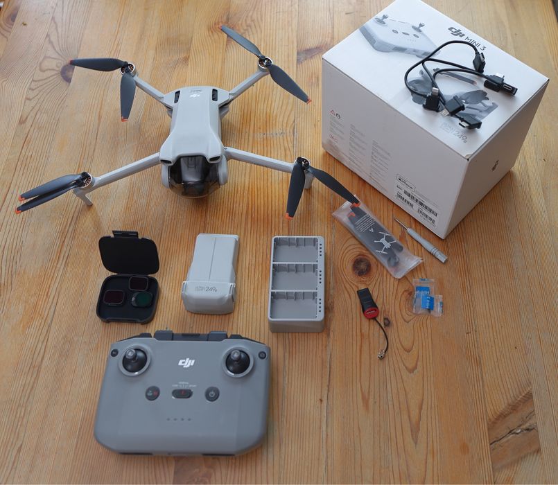 Dron DJI Mini 3 na gwarancji, komplet, bateria, filtry, hub