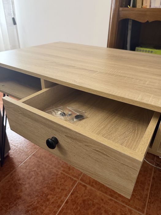 Mesa de escritório - usada