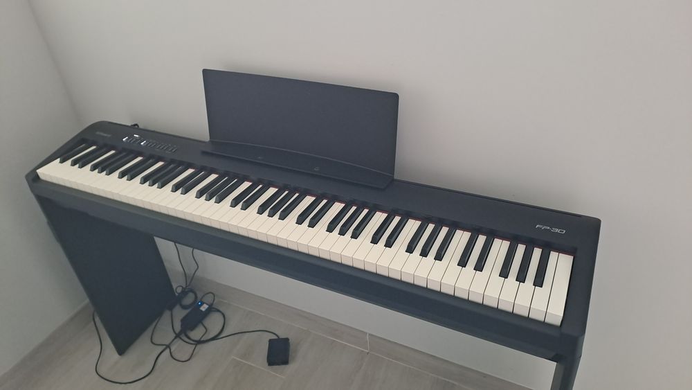 Piano/ teclado Roland FP-30 como novo