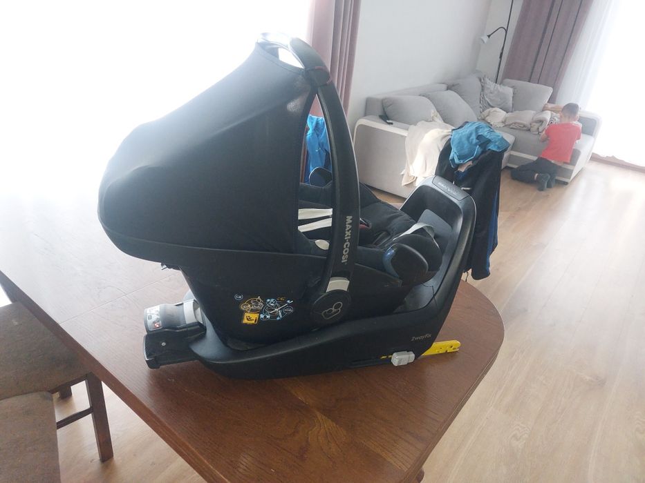 Nosidełko maxi cosi z bazą
