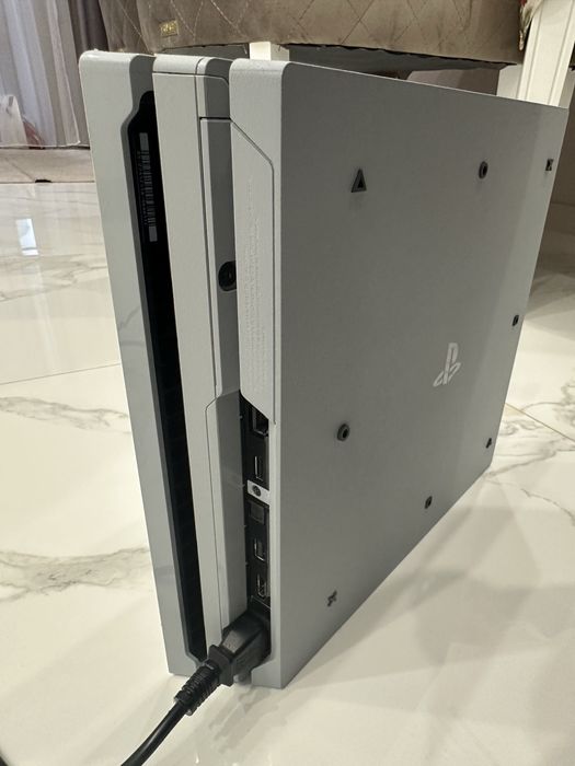 Sony playstation 4pro 1tb