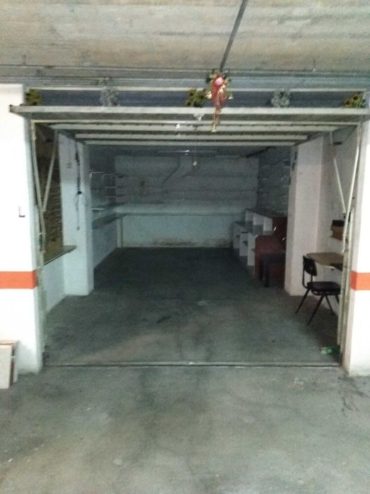 Garagens para arrendamento - Cacém / Rio de Mouro / Rinchoa
