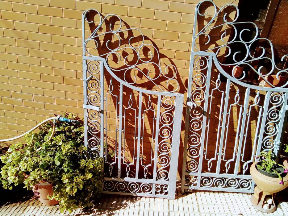 GRADES E PORTAO   totalmente declamados e só colocar e pintar