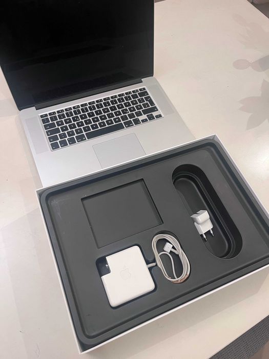 MacBook Pro (Retina, 15-inch, Mid 2015) A139864740590972163122