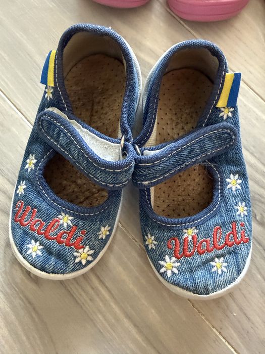 Капці Waldi р  23/ 24/ 26 4 пари одним лотом