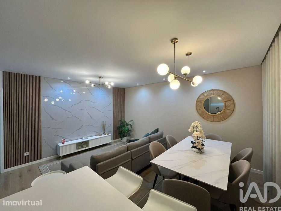 Apartamento T2 em Ramalde de 71 m2