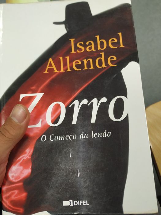 Ken Follett, allende, salman rushdie, Cecelia Ahern