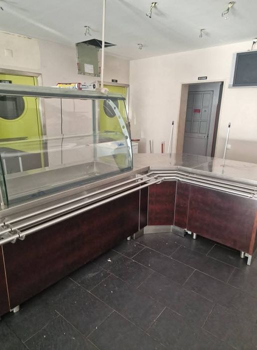 Restoration Showcase in excellent condition, bain-marie showcase64584616022275121