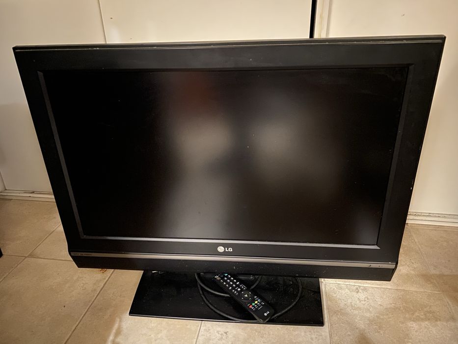 TV LCD LG 32LE2R-ZJ