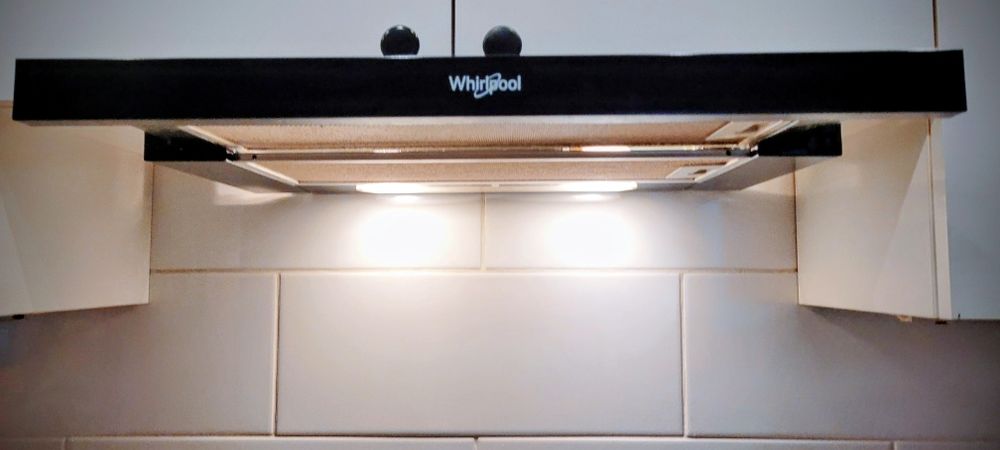 Okap WHIRLPOOL AKR 749 1 NB do zabudowy