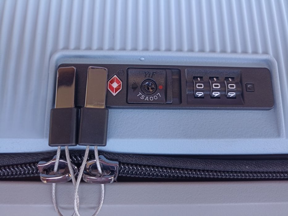 -70% twarda walizka 32L składana polipropylen