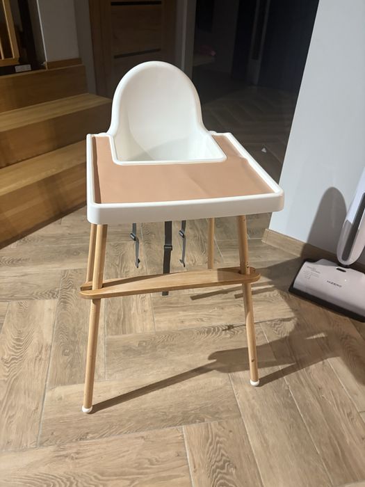 Krzeselko do karmienia ikea antilip z podnozkiem