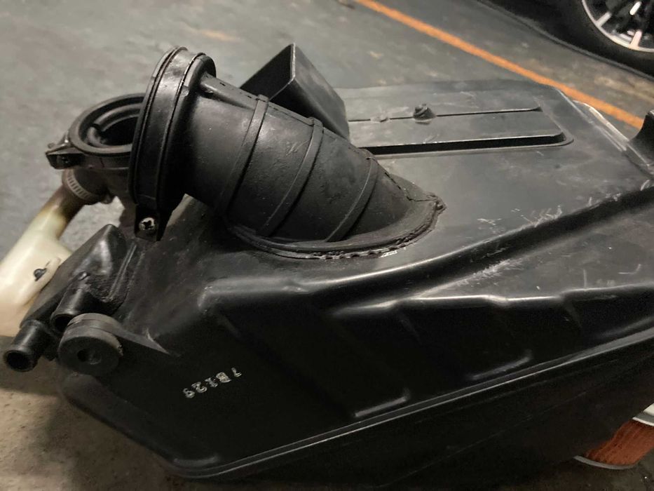 Vário material para a XRV750 Africa Twin RD07a