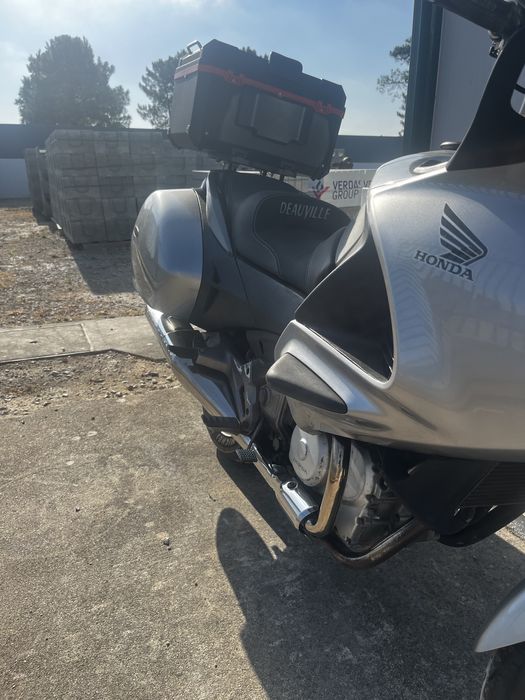 Honda Deauville NT700V ABS – 2008 – Equipada para Viajar