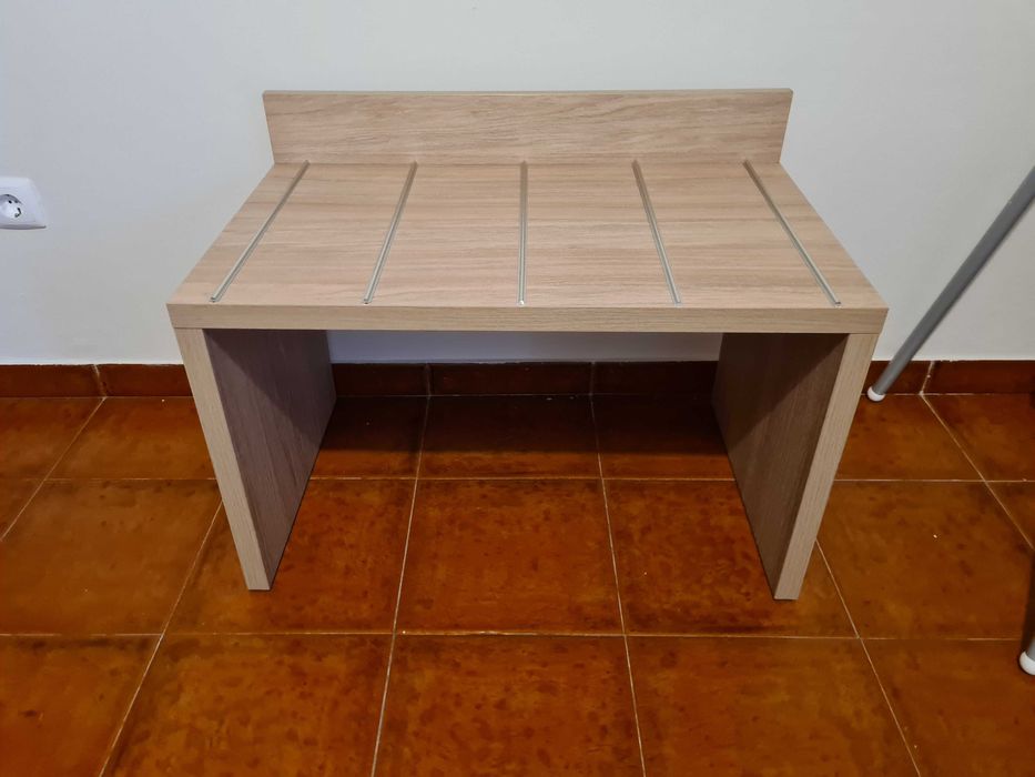 Mesa apoio para malas