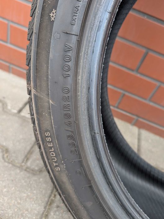 Opony zimowe Imperial Snowdragon UHP 235/45 R20 100 V XL 2025 r. idealny stan