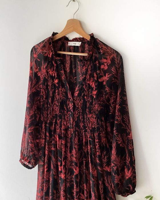 Czarna sukienka maxi w print midi Mango 38 M