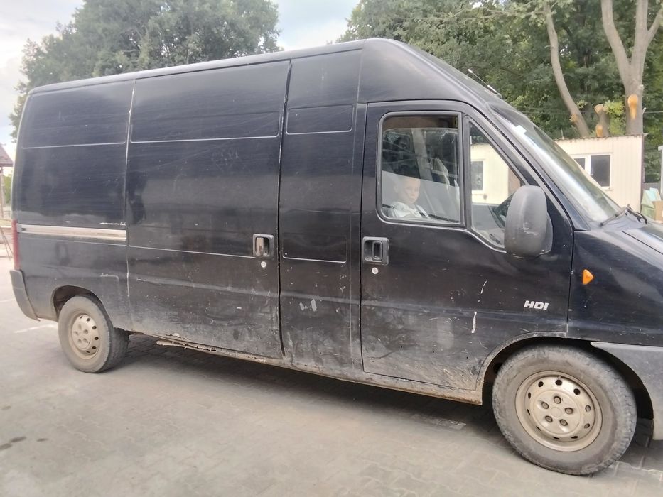 Автомобіль Пежо боксер