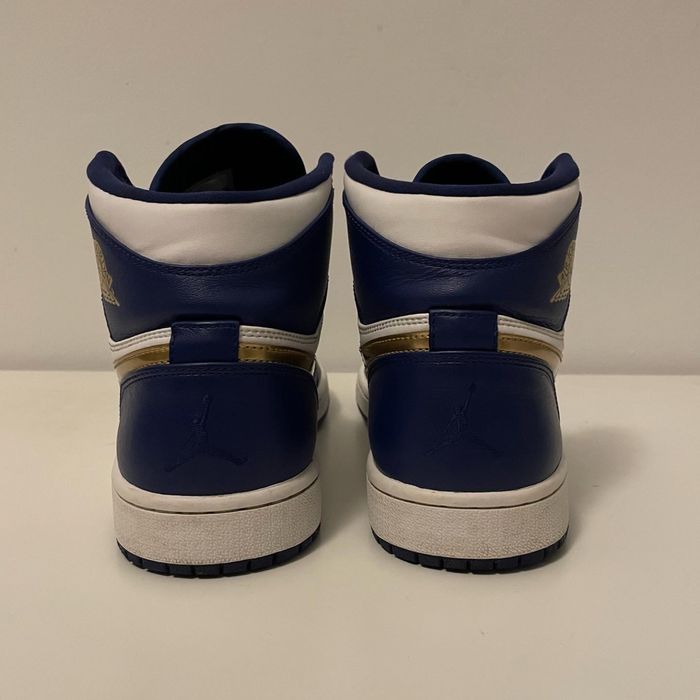 Air Jordan 1 high Gold Medal