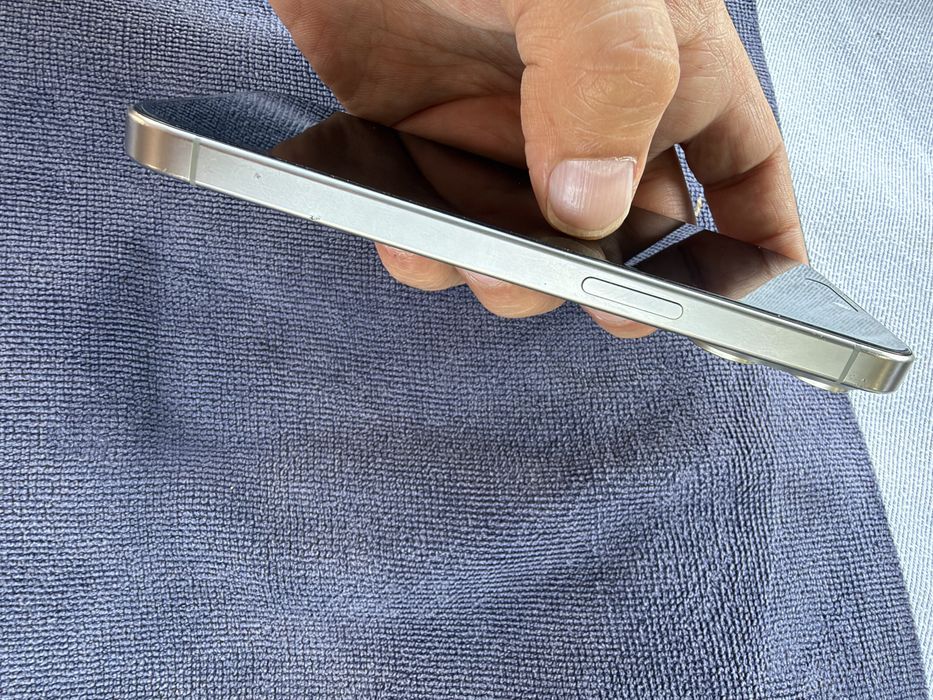 Iphone 15 pro (sem face id)