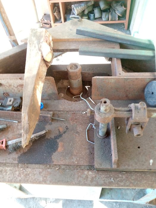 Продам фрезерний станок по дереву