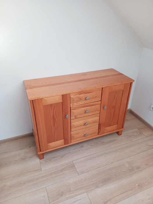 Drewniana komoda