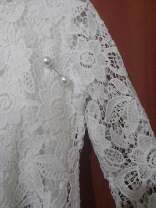 Две очень красивые школьные блузки плюс юбочка в подарок