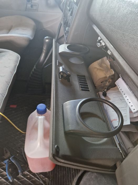 Vw t4 multivan uchwyty na kubki oryginal