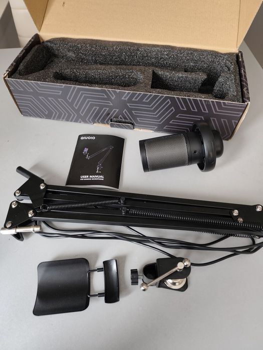 mikrofon gamingowy USB marki QIUOIO.