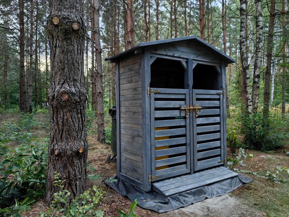 Wiata śmietnikowa drewniana 1,8x0,9m, zabudowa na kosz dach dwuspadowy