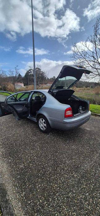 Skoda Octavia 1.6 Gasolina 106cv –  1.450€