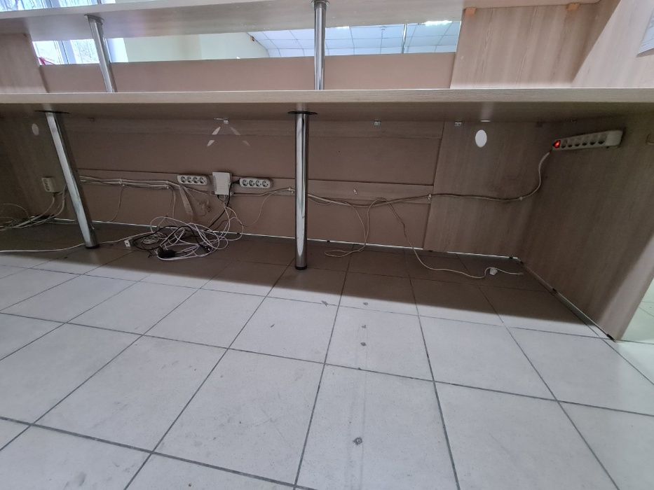 Продам Стол Ресепшин офисный