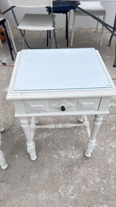 Conjunto mesas de cabeceira