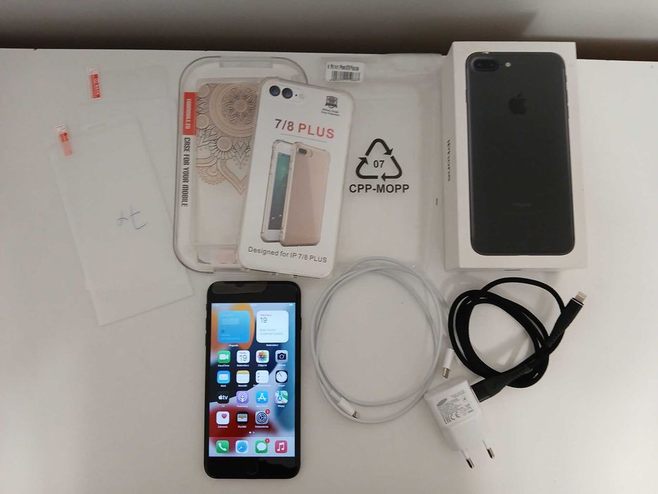 iPhone 7 Plus 128 GB Czarny Komplet Ekran bez rys