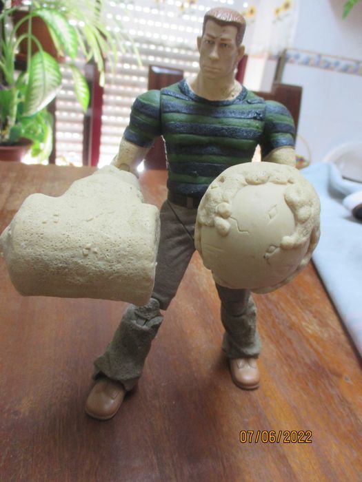 Boneco em pvc com 25 cms