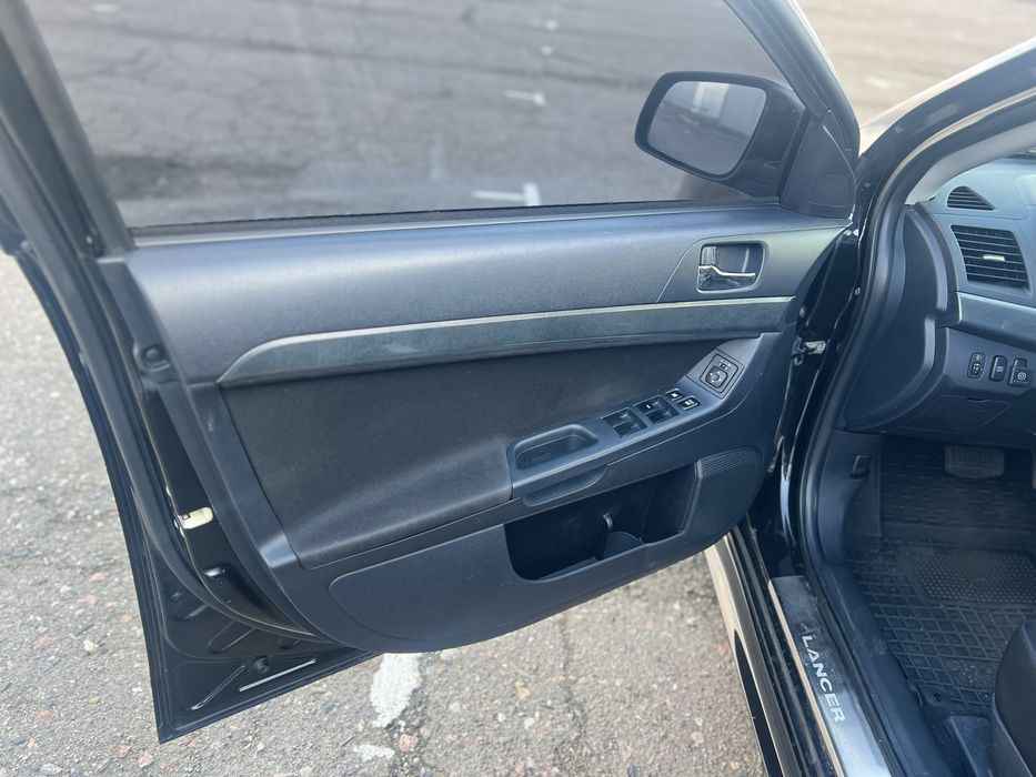 Mitsubishi lancer 2.0