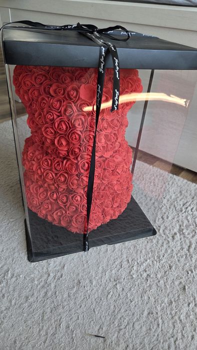 DUŻY MIŚ Z RÓŻ 40cm z pudełkiem prezentowym prezent