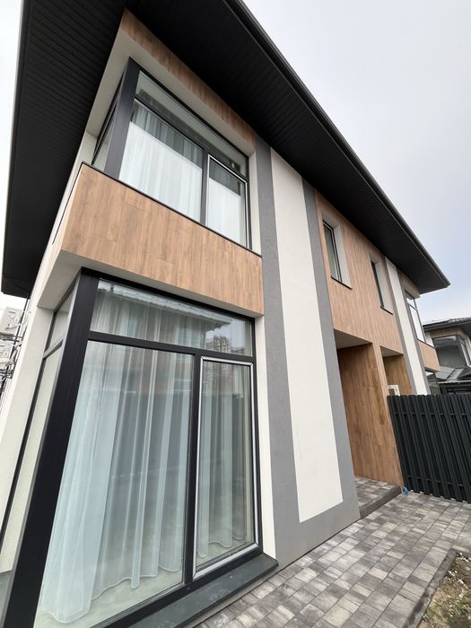 Гаряча пропозиція ! Дуплекс з дизайнерським ремонтом у Гатному!