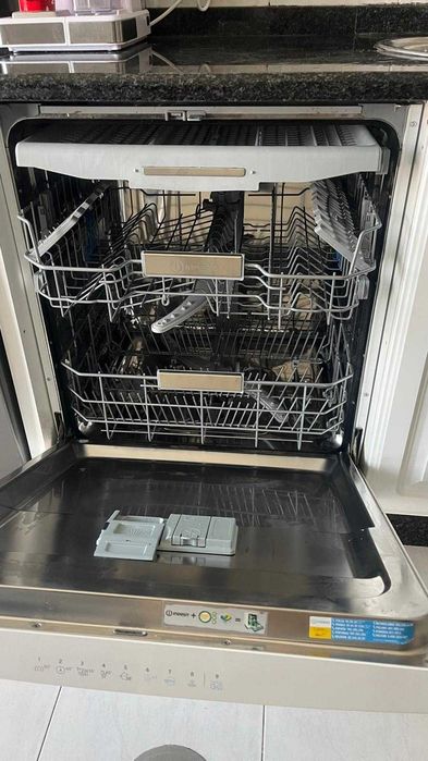 Máquina de Lavar Loiça INDESIT Fast & Clean (14 Conjuntos - 60 cm - Branco)