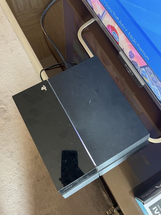 Vendo está PS4 com 1 comando64552979239809121