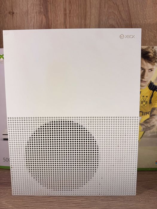 Konsola Xbox One S 500GB Model 1681  Pudełko Pad Okablowanie