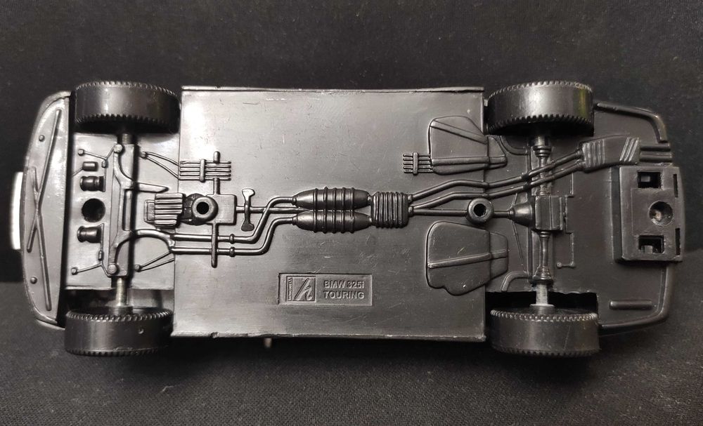 Модель авто BMW 325i Touring 1.32 Hongwell