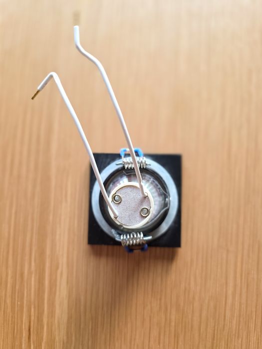 Sprzedam 8 lamp podtynkowych jak nowe gratis zarowki