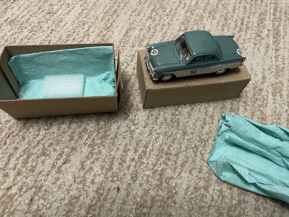 Автолегенди СССР (Vector-models) Москвич 407 купе спорт