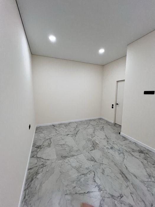 ДОМ,ГЕНЕРАТОР та інвертор Deye ,котедж ,метро Осокорки,озеро,Osocor