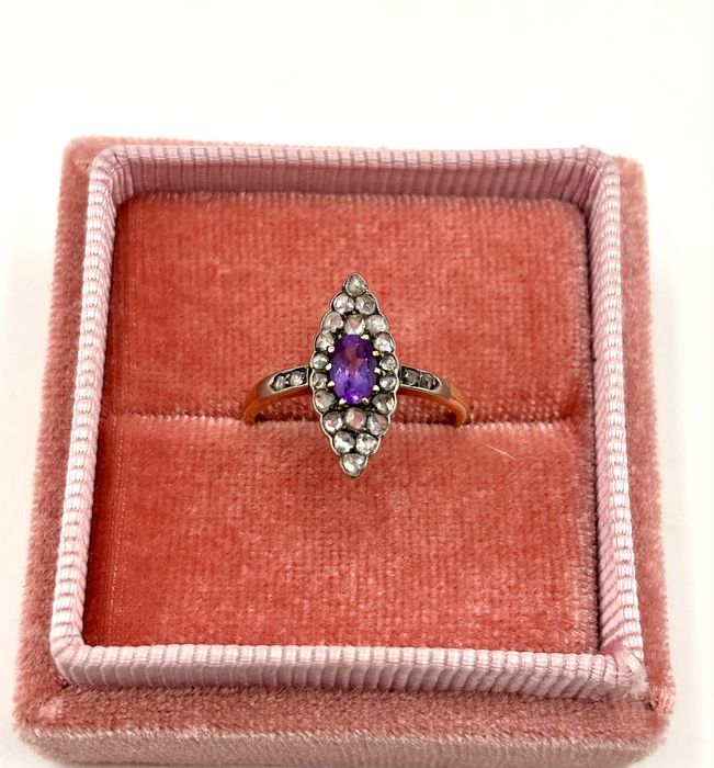 Złoty pierścionek z Ametystem i Diamentami