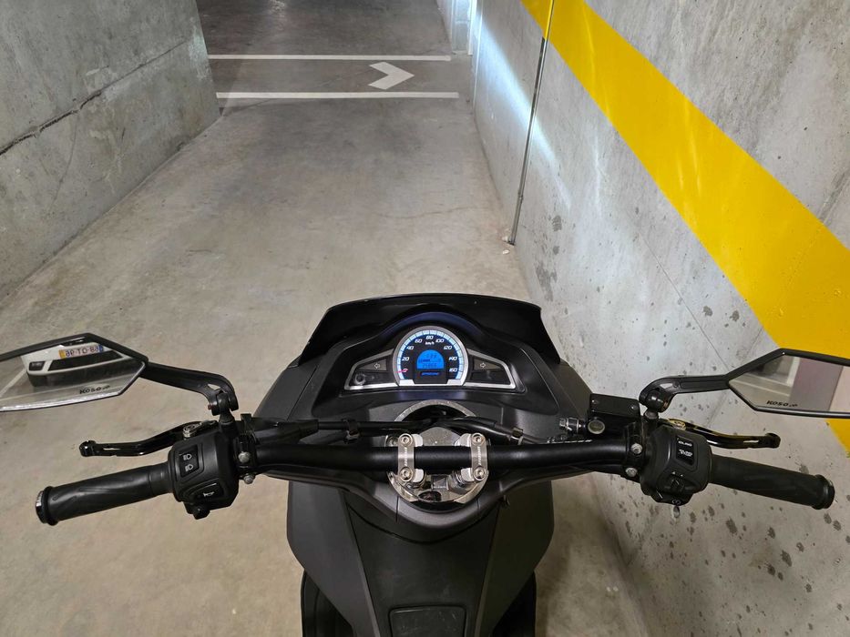 honda pcx 125cc ano 2016 , bem recheada de extras