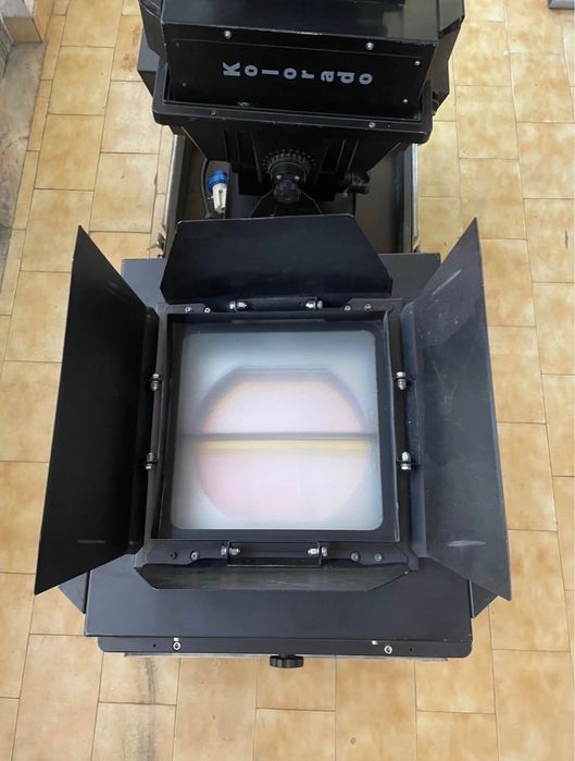 2 Projetores Profissionais GRIVEN Kolorado 1800 + Flight Cases