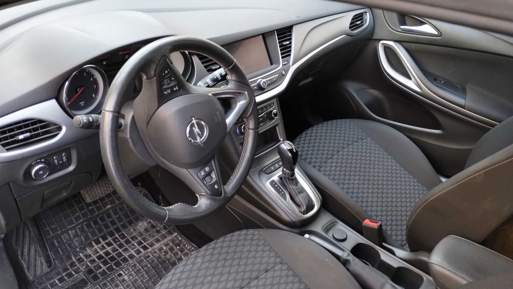 opel Astra 1,6 bogate wyposaż niski przebieg